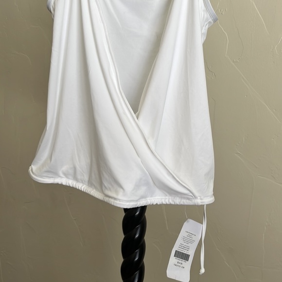 Fabletics Elaine Performance Top - Picture 4 of 4